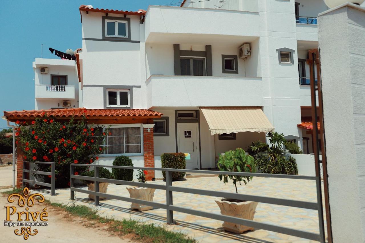 Prive Hotel And Apartment Ksamil Exteriör bild