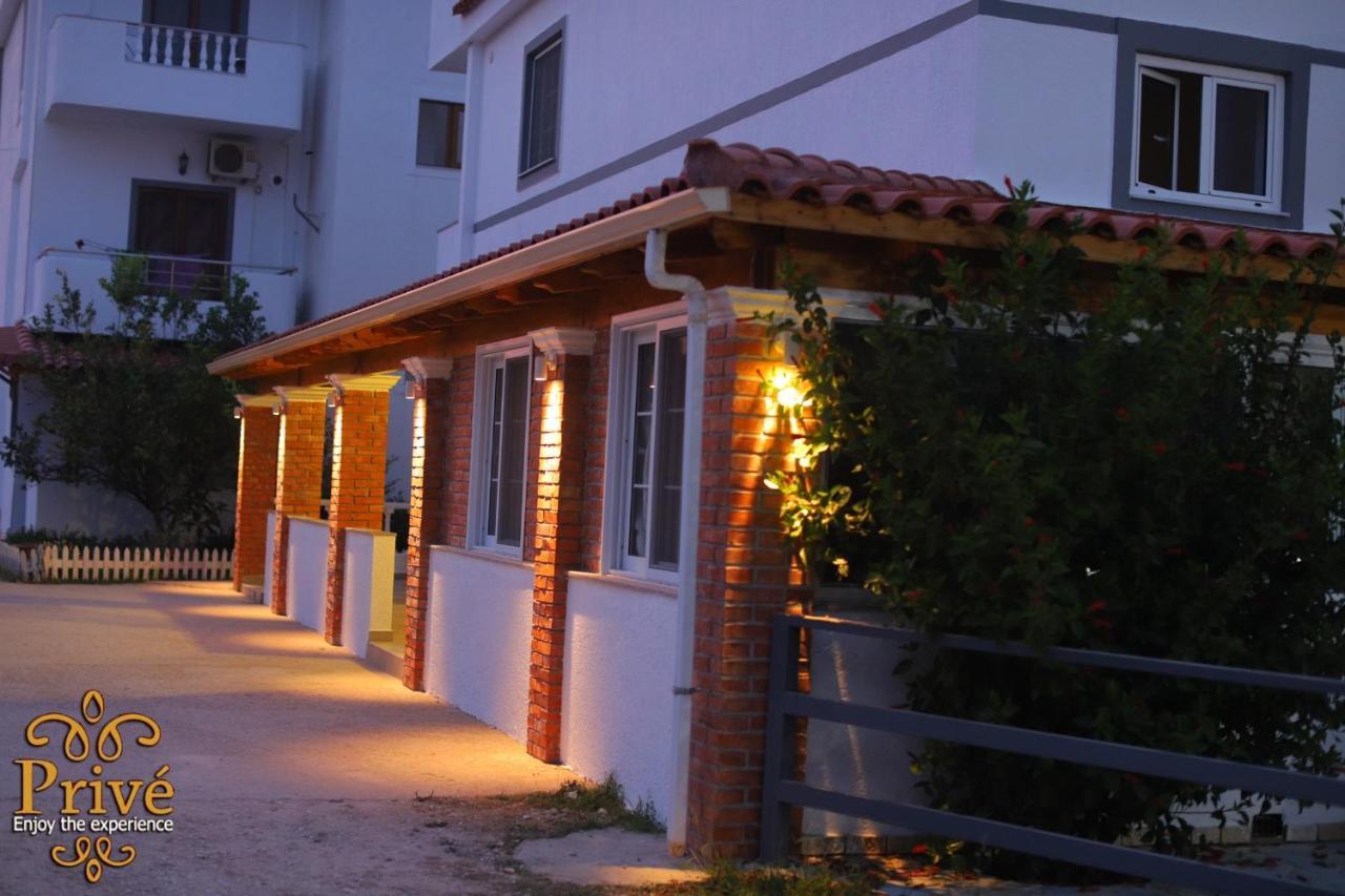 Prive Hotel And Apartment Ksamil Exteriör bild