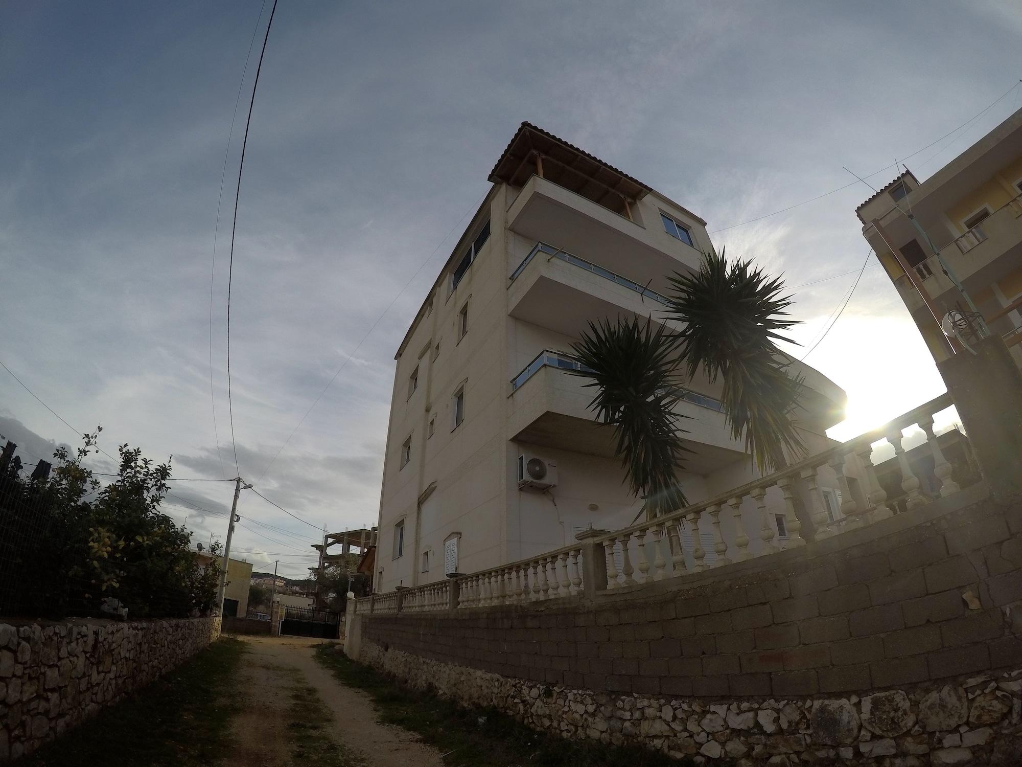 Prive Hotel And Apartment Ksamil Exteriör bild